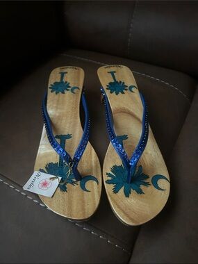 Woodies Wooden Thong Sandals Size 8